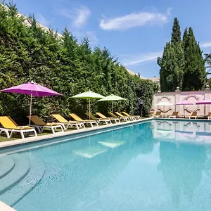 Mireille Hotel