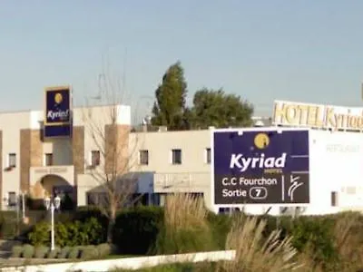 Hôtel Kyriad Arles 2*,